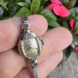 Vintage Ladies Bulova Watch . 10k Gold Plated. Mechanical Movement 