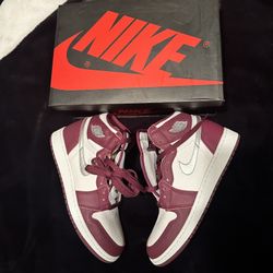Air Jordan 1 Bordeaux