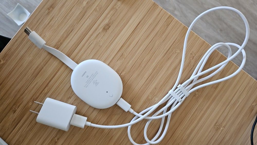 2 Google Chromecast Black And White With Power Adapter