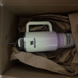 Stanley Quencher H2.0 Flowstate Tumbler 40oz – Brand New/ Stanley Quencher H2.0 Flowstate Tumbler 40