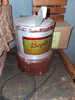 Boyds hot fudge dispenser