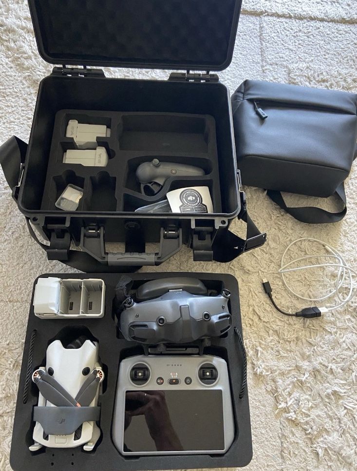DJI Mini 4 Pro Bundle Fly More Combo Camera Drone with Goggles Smart Controllers