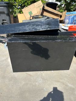 Furniture/se pone bajo de los displays de Monika