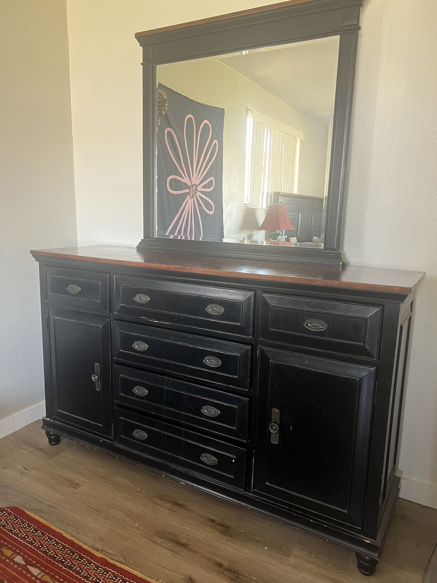 Black dresser w/ mirror (wood)