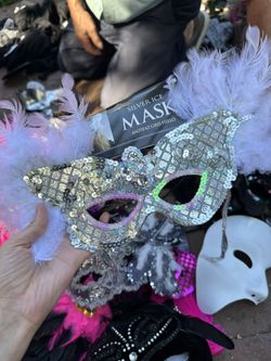 NEW Masquerade Mask Halloween Costume 