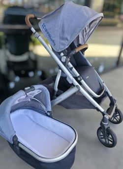 Uppa Vista Stroller W Bassinette 
