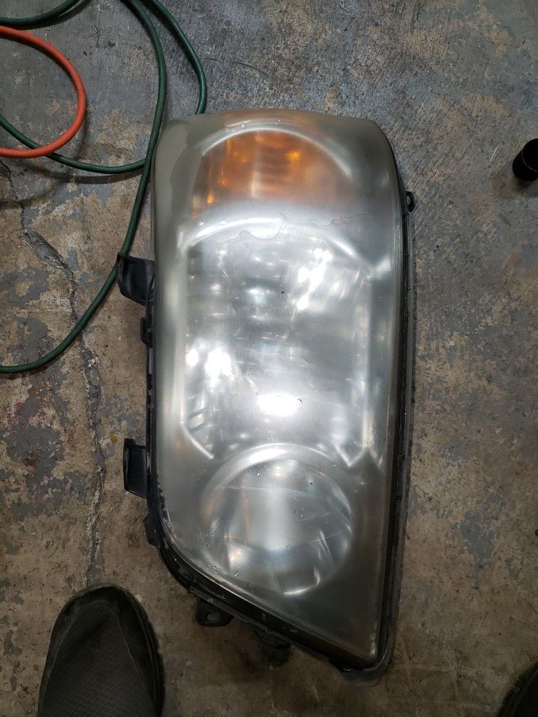 2005 Toyota Highlander Drivers Side Headlight 
