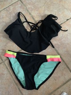 XS bathing suit. Bikiny.