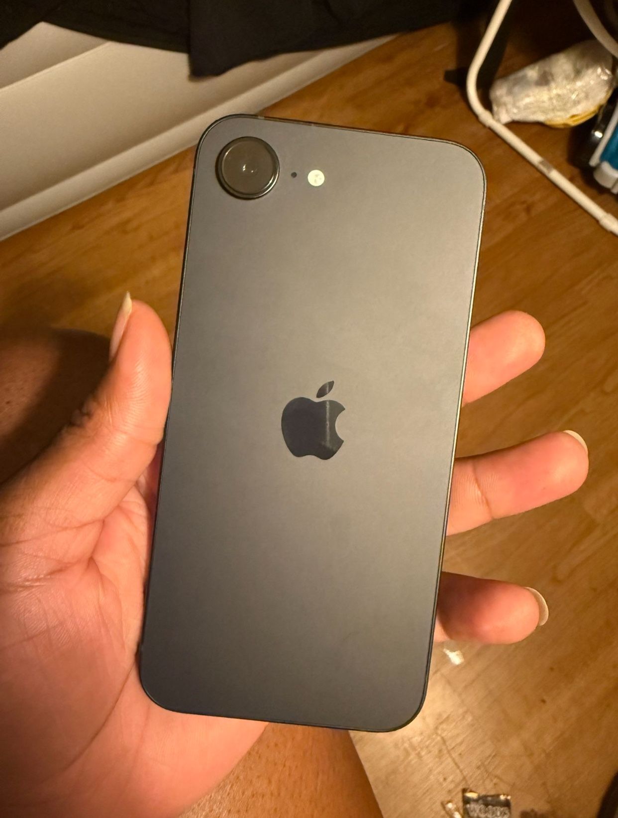 iPhone 16e
