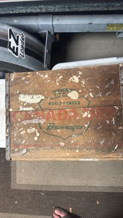 Wooden drink boxes / crates