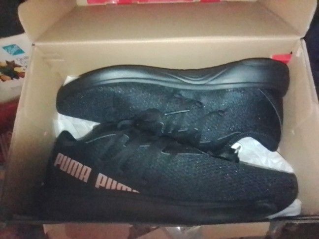 Pumas Size 6.5