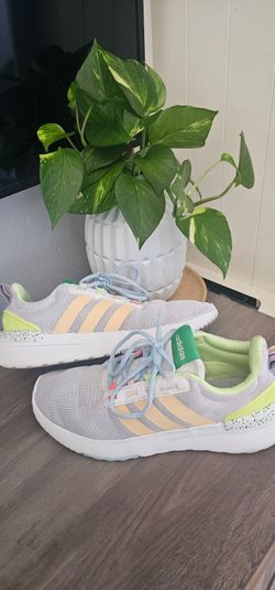 Women's Adida shoes