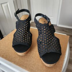 New Women's size 9M MUDD Black Wedge Sandals