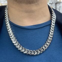 Men Big Necklace Stainless Steel Strong  24” long. and 14mm Diameter New  For Large Men  24” Long   with 14mm Diameter   Color never change ever  beca