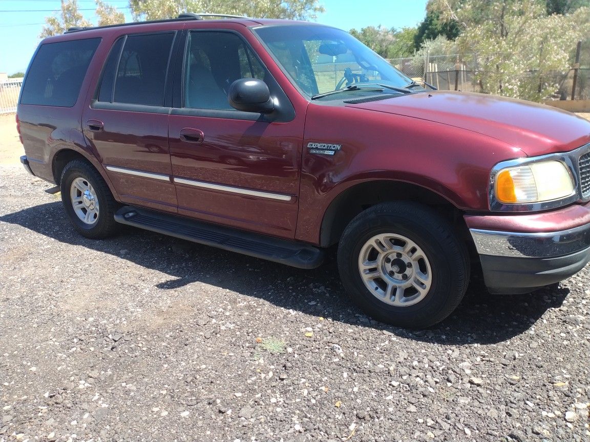 FORD EXPEDICIÓN CLEAN TITTLE