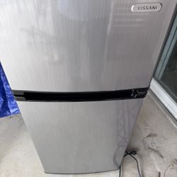 Small Mini Fridge With Freezer