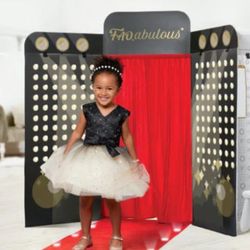 Schwarz Fashion Runway Set 4 Distinct Zones Real Red Carpet Built In LED New In Box