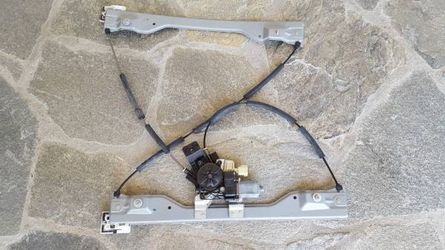 Ford F-150 15-18 / Passenger Side Front Door Window Regulator w/ Motor