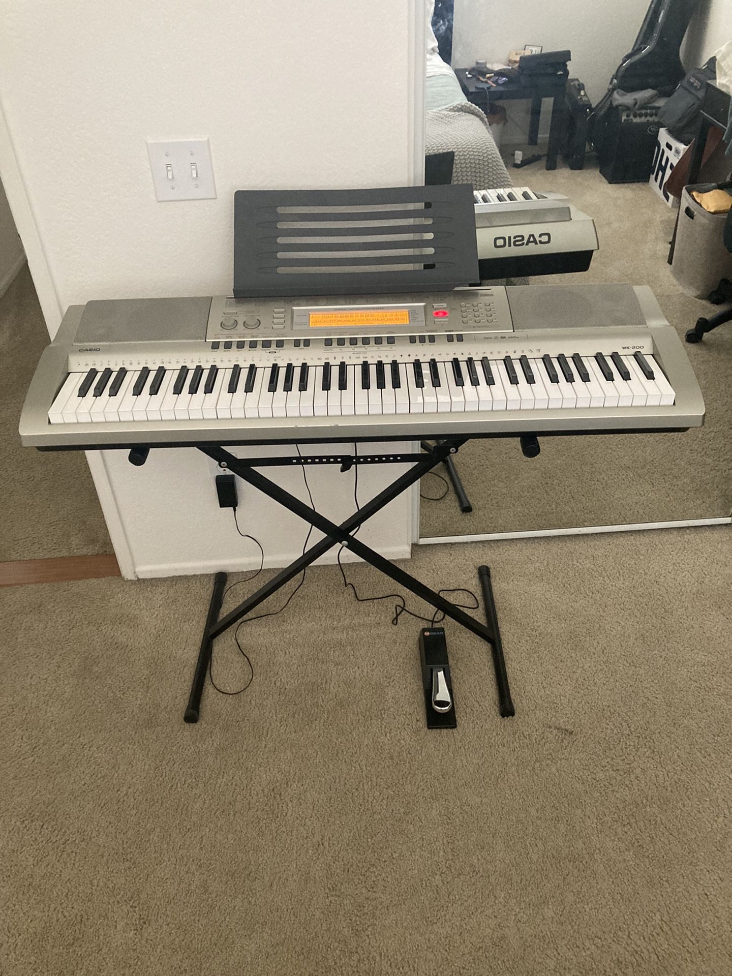 Casio WK-200 Keybord + Stand + Foot Pedal