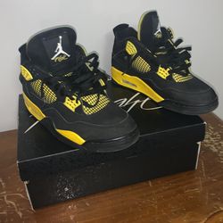 Jordan 4 Yellow Thunders Size 10