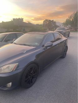 Lexus is250 4D