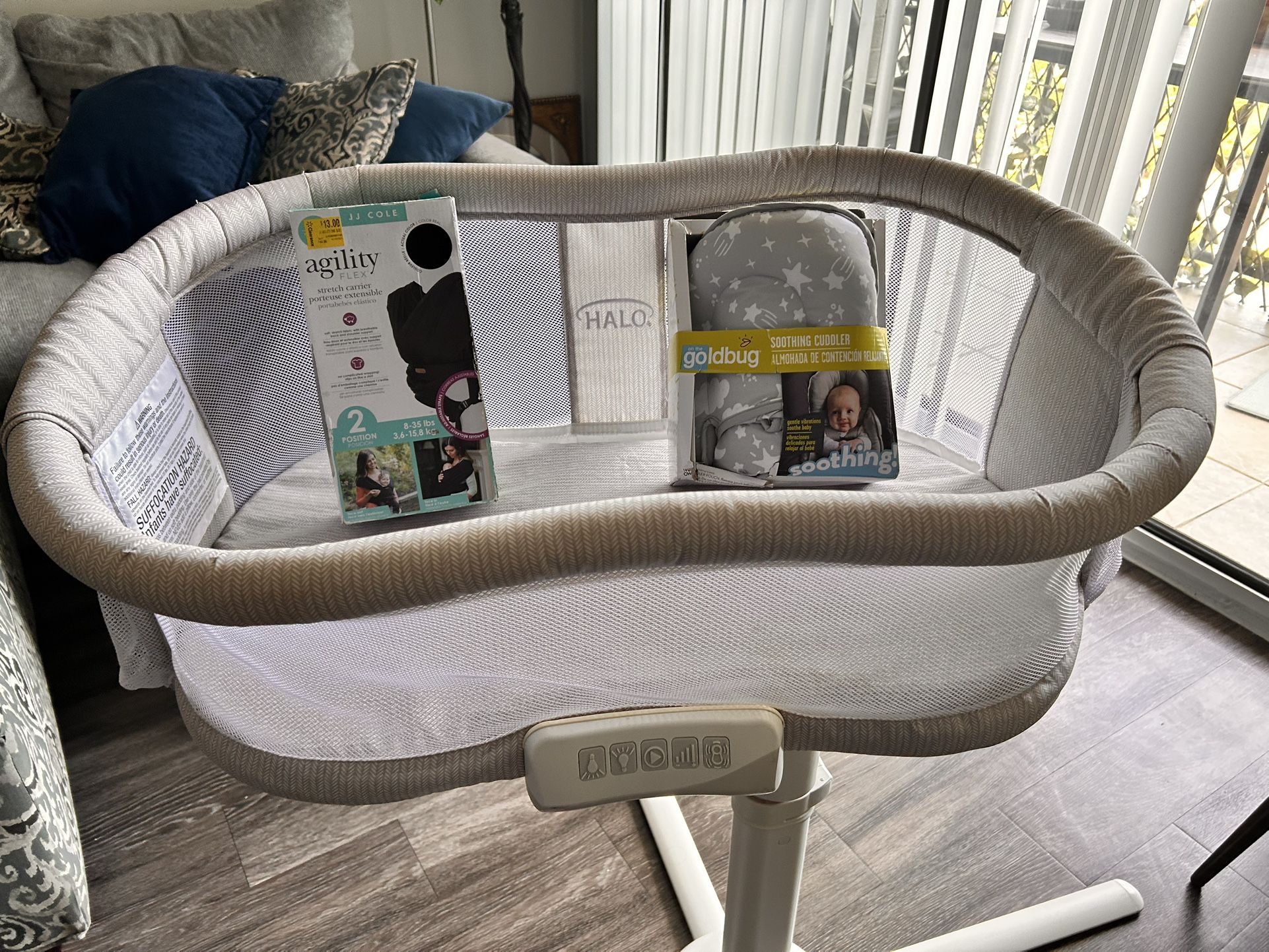 Halo swivel Sleeper bassinet Including 2 Extra Gifts