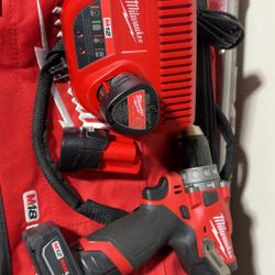 Milwaukee M12 Hammer Drill/driver 
