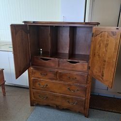 ETHAN ALLEN Country French Collection Solid Birch 41" Door Chest 