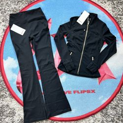 Lululemon 2 Piece Set – Multiple Sizes