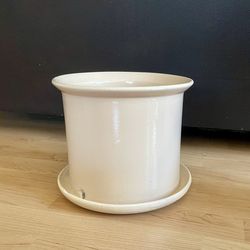 9” Ivory Ceramic Planter Pot