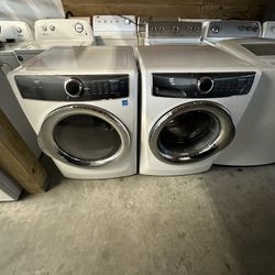 Elextroluc Washer And Dryer 