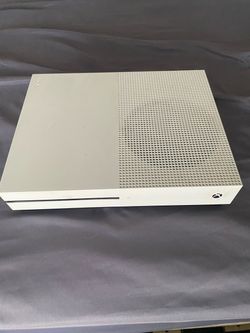 Xbox 1 with 2 controllers