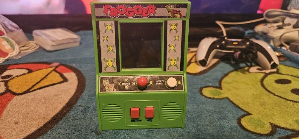 Frogger Mini Handheld Arcade