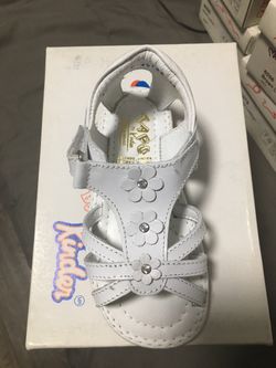 VENDO HUARACHE PARA NIÑA SIZE 8.0