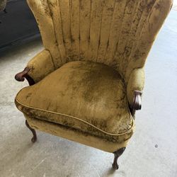  Elegant Vintage Velvet Sofa- 