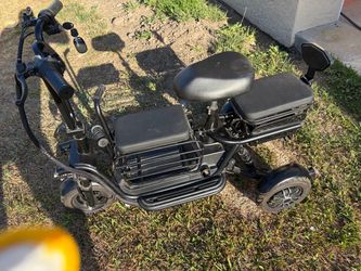 Mobility scooter 3 seater