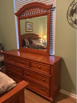 FREE DRESSER