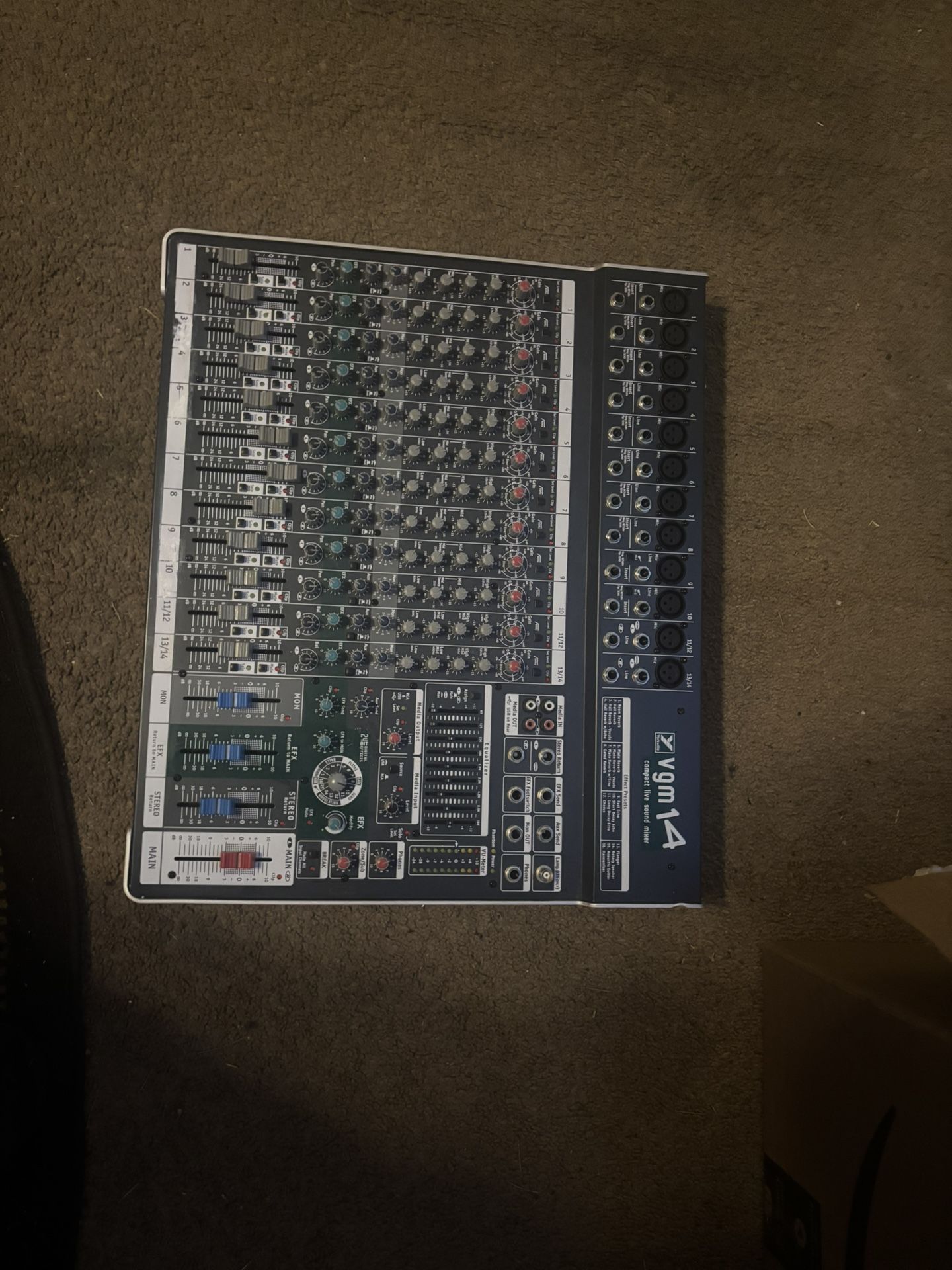 Yorkville VGM 14 Professional USB Mixer