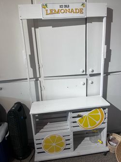 Lemonade stand