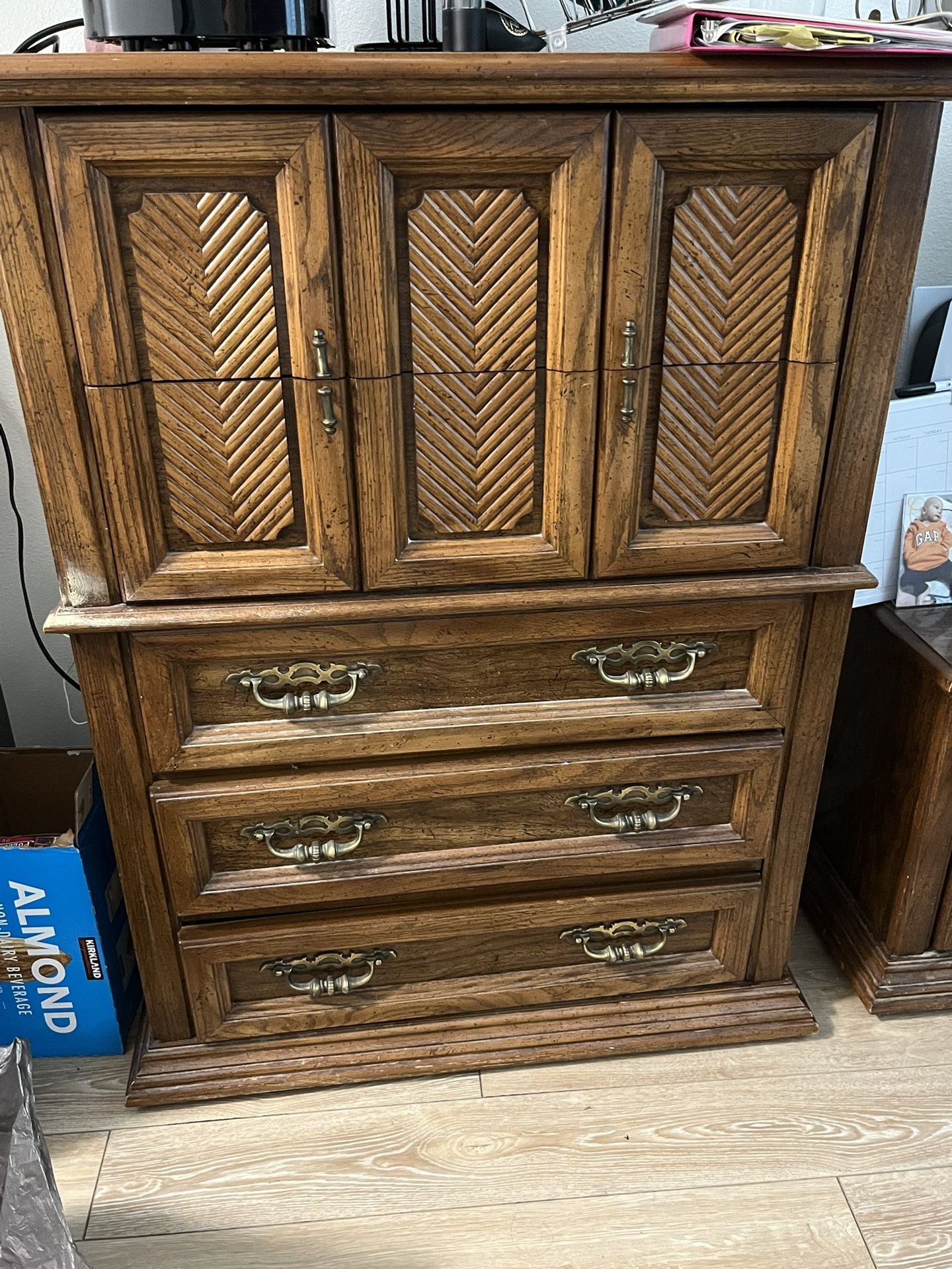 BASSET Furniture Dresser And Two Nightstands