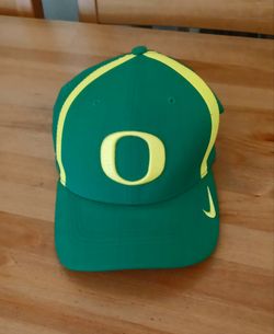 New Condition Oregon Ducks Nike DryFit Hat Men's Size small/medium