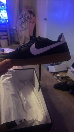 Woman’s Nike field general