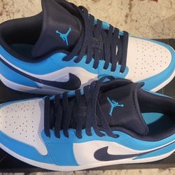 Jordan 1 Low Men's Size 10.5 ( UNC )Powder Blue White
