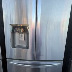 GE refrigerator 3-door $550  Ice maker working 3-month warranty
