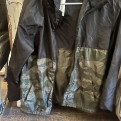 Nwt Independent Camouflage Wind Breaker