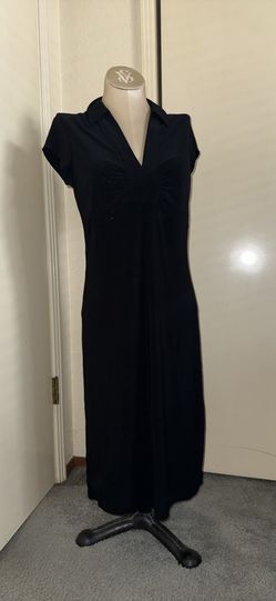 Like new women’s Old Navy black v neck short sleeve stretch dress size medium