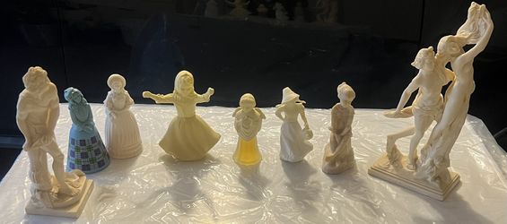 Figurines
