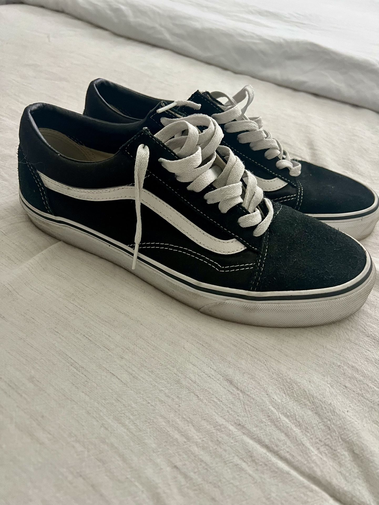 Vans Black And White Low Top US Size 11 Hardly Worn