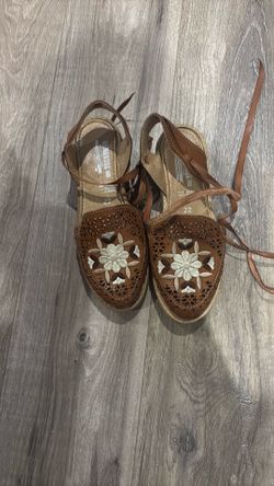 Leather girls shoes
