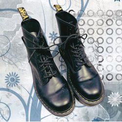 NEW doc martens